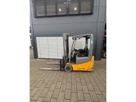 Jungheinrich EFG 213 Lithium ZVG+ Seitenschieber und Vorschubgabel - Zdjęcie: 1