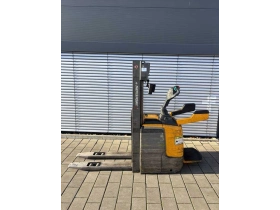 Jungheinrich ERC 214 - Zdjęcie: 1