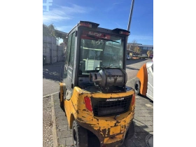 Jungheinrich TFG 425s (Zylinderkopfdichtung defekt) - Zdjęcie: 2