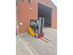 Jungheinrich EFG320 5m/ 4390h / 2017y/ 4v - Zdjęcie: 1