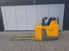 Jungheinrich ERE 225 DrivePlus - Zdjęcie: 1